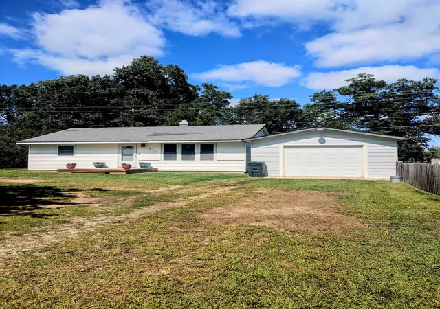 Photo 1 of Single family home for sale at 12416 Silver Lake Rd, Byron, MI 48418 | MLS# 50219699 | Listing updated on 2026-08-31