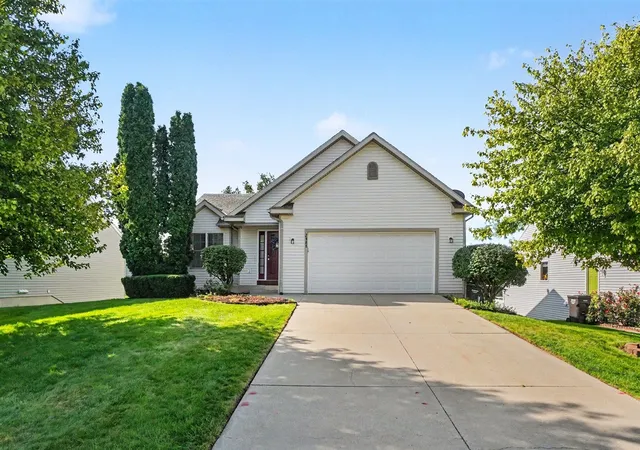 Photo 1 of Single family home for sale at 2985 Riley Ridge Rd, Holland, MI 49424 | MLS# 70554066 | Listing updated on 2026-08-26