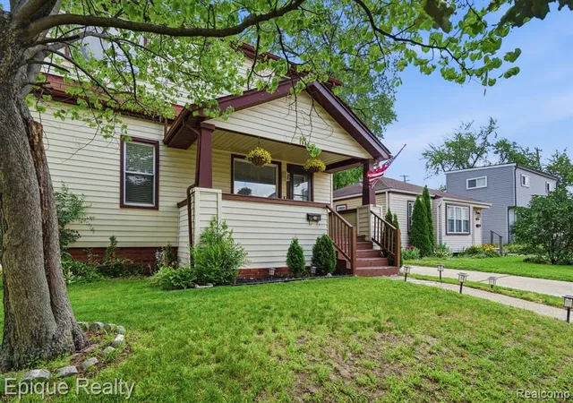 Homes for sale in Ferndale, MI | 1904 Farrow St, Ferndale, MI 48220 | MLS# 61009670