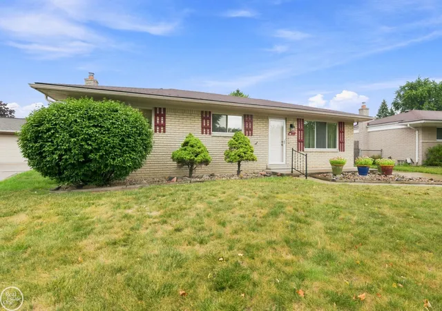 Photo 3 of Sale Pending at 13457 Butler Dr, Sterling Heights, MI 48313 | MLS# 50219584 | Listing updated on 2026-09-30