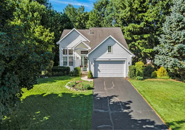 Photo 2 of Sale Pending at 270 Silver Ridge Dr, Holland, MI 49424 | MLS# 70479466 | Listing updated on 2025-11-25