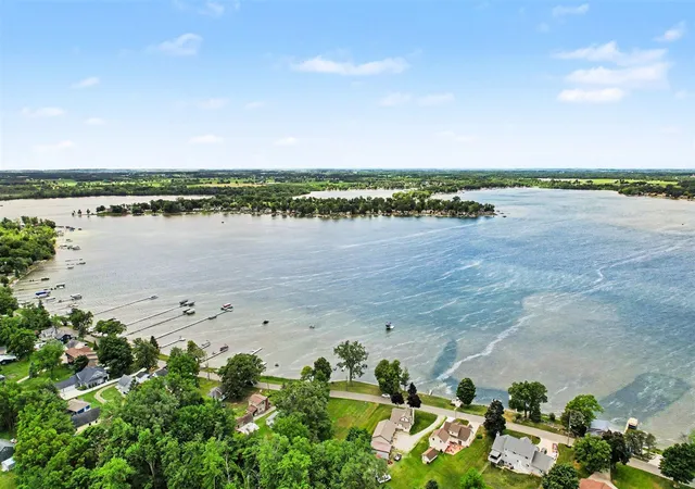Homes for sale in Coldwater, MI | 703 Lake Dr, Coldwater, MI 49036 | MLS# 70539693