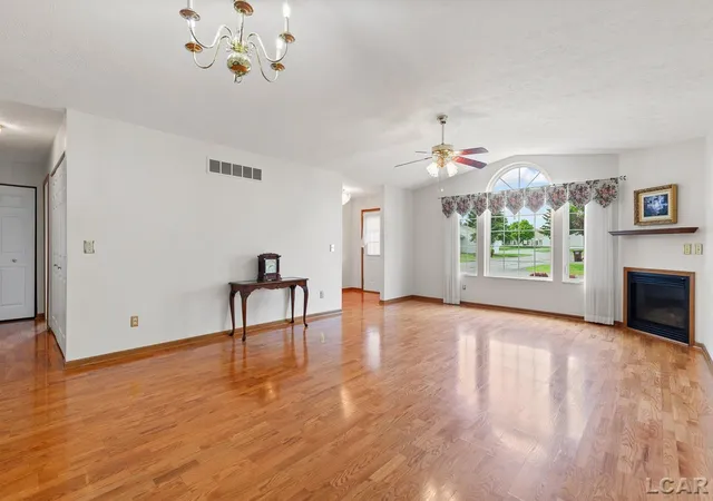 Homes for sale in Tecumseh, MI | 1001 Carriage Dr, Tecumseh, MI 49286 | MLS# 50209331
