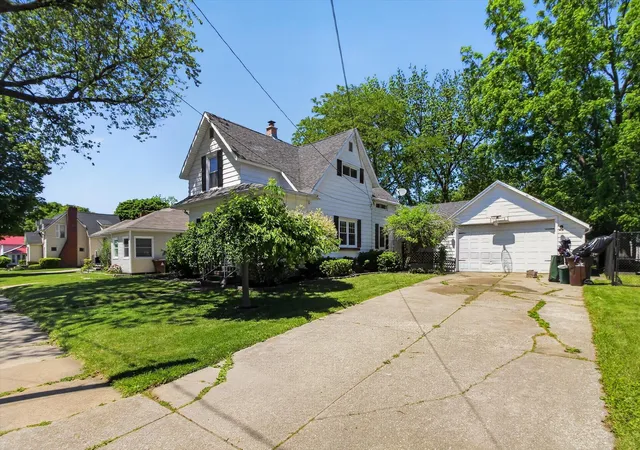 Homes for sale in Alma, MI | 308 Orchard St, Alma, MI 48801 | MLS# 80069142