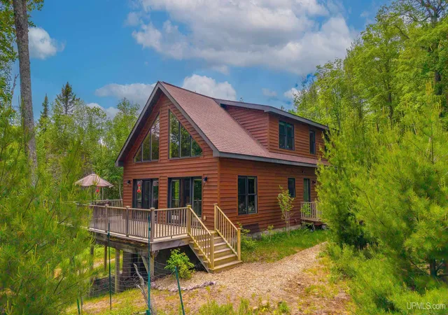Homes for sale in Michigamme, MI | 26597 N Fence Lake Rd, Michigamme, MI 49861 | MLS# 50212200