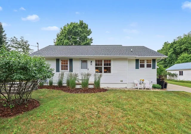 Homes for sale in Frankfort, MI | 131 George St, Frankfort, MI 49635 | MLS# 80070589