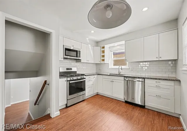 Photo 17 of Sale Pending at 1347 Elliott Ave, Madison Heights, MI 48071 | MLS# 61017334 | Listing updated on 2026-08-14