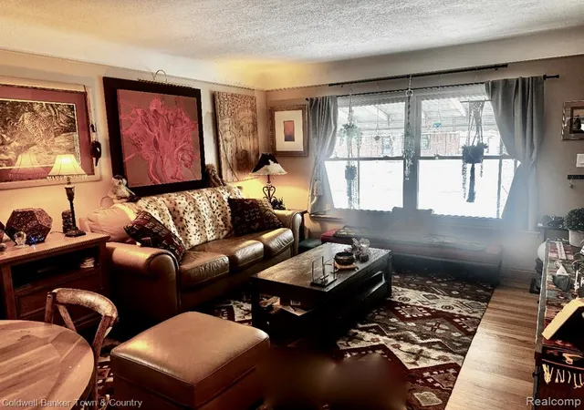 4th image of 2470 Pinetree Dr, Trenton, MI 48183 | MLS# 61003050