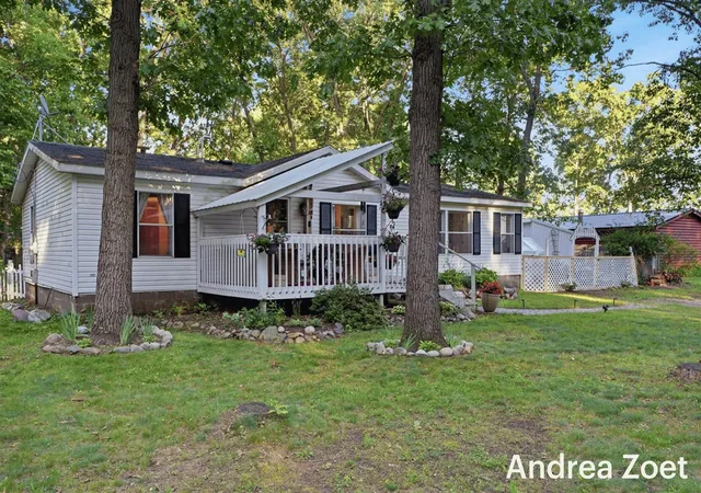 Homes for sale in Wayland, MI | 1705 Archwood Dr, Wayland, MI 49348 | MLS# 70541620