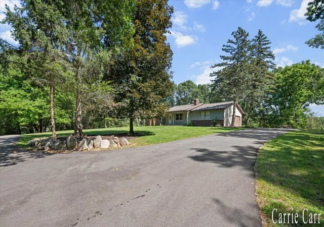 Photo 2 of Single family home for sale at 4291 4 Mile Rd, Grand Rapids, MI 49525 | MLS# 70555352 | Listing updated on 2026-09-17