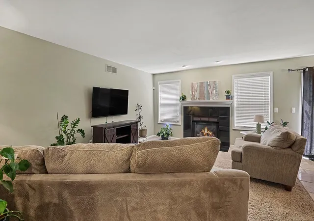 Photo 4 of Condominium at 45658 Rathmore St, Macomb, MI 48044 | MLS# 50214911 | | Sold on 2026-08-12
