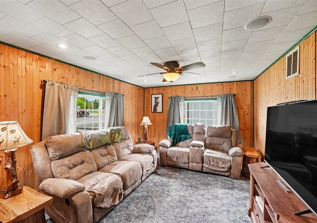 Homes for sale in Reed City, MI | 21029 11 Mile Rd, Reed City, MI 49677 | MLS# 70538657