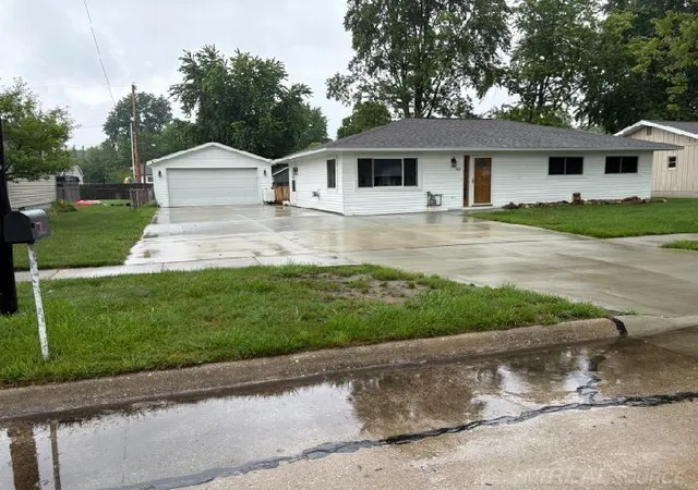 Homes for sale in Marysville, MI | 362 Cardinal Dr, Marysville, MI 48040 | MLS# 50214471