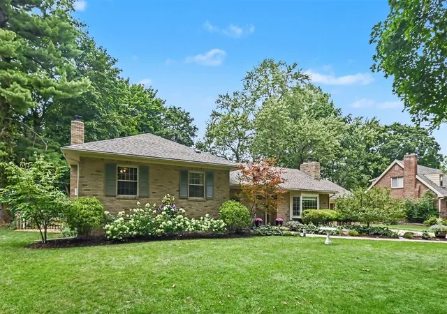 Photo 4 of Sale Pending at 4591 Nakoma Dr, Okemos, MI 48864 | MLS# 70552202 | Listing updated on 2026-10-01