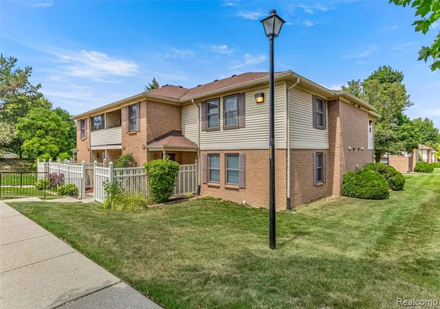 Homes for sale in Northville, MI | 19623 Northridge Dr, Northville, MI 48167 | MLS# 60984965
