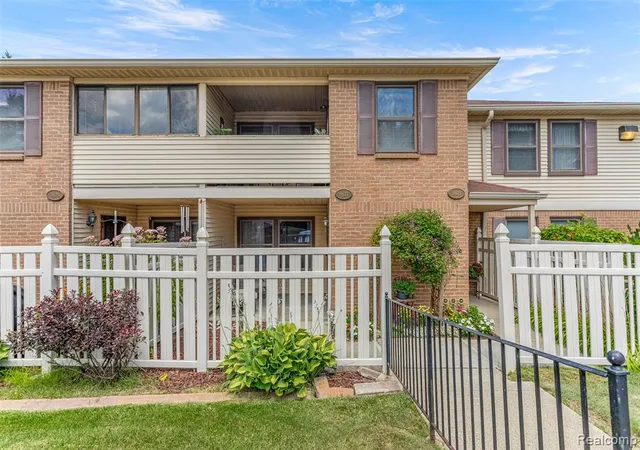 Homes for sale in Northville, MI | 19623 Northridge Dr, Northville, MI 48167 | MLS# 60984965