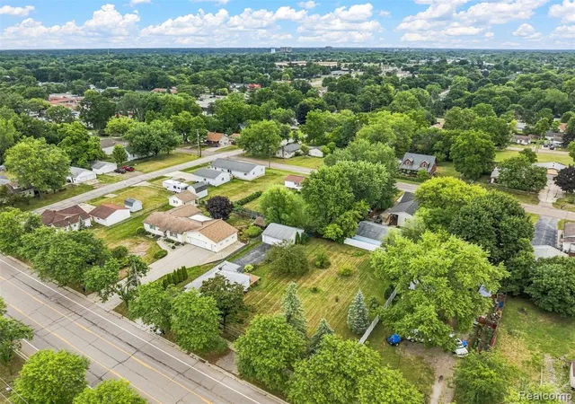 27th image of 2083 Dutcher St, Flint, MI 48532 4539 | MLS# 61023510