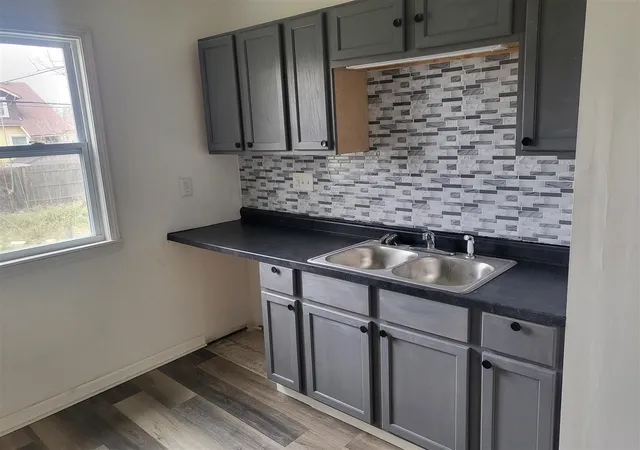 3rd image of 19615 Hasse St, Detroit, MI 48234 | MLS# 70524734
