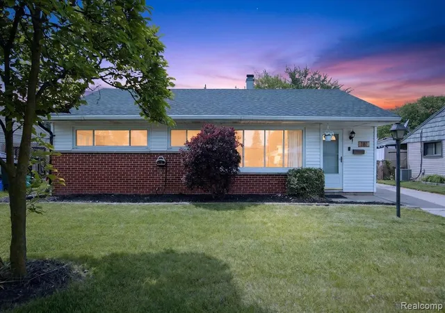 Homes for sale in Garden City, MI | 181 Brandt St, Garden City, MI 48135 | MLS# 60996877