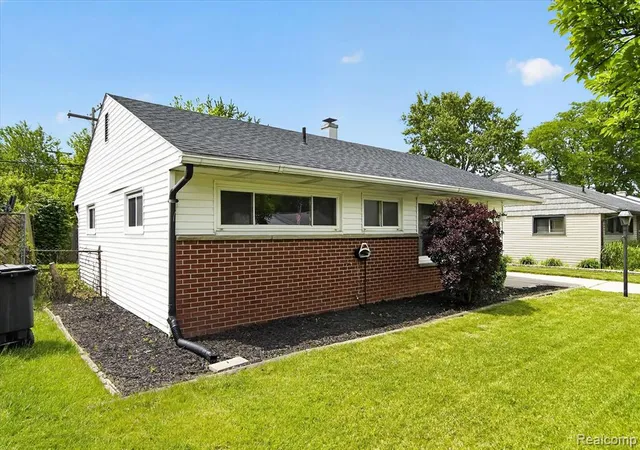 Homes for sale in Garden City, MI | 181 Brandt St, Garden City, MI 48135 | MLS# 60996877