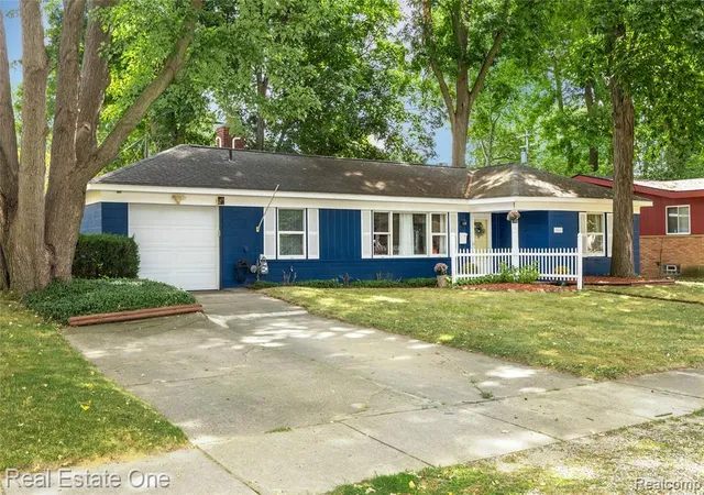 Photo 2 of Sale Pending at 16598 Lexington, Redford, MI 48240 2433 | MLS# 61025430 | Listing updated on 2026-09-12