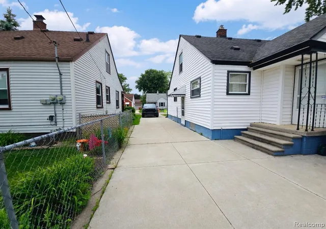 Homes for sale in Eastpointe, MI | 23776 Normandy Ave, Eastpointe, MI 48021 | MLS# 61006401