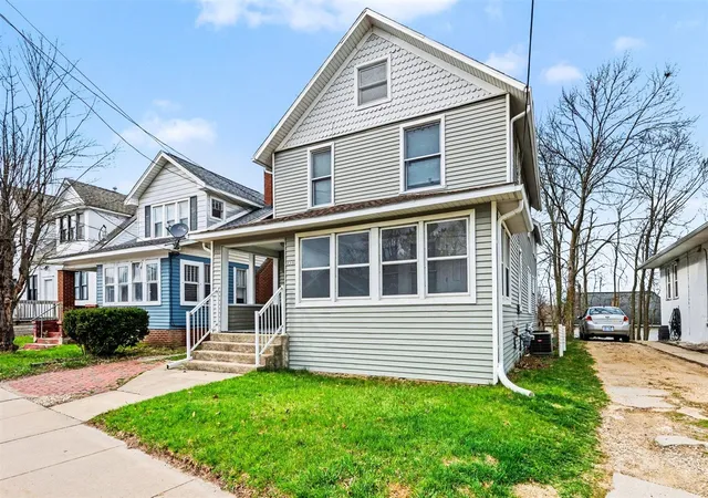 Homes for sale in Kalamazoo, MI | 1510 W Main St, Kalamazoo, MI 49006 | MLS# 70523510
