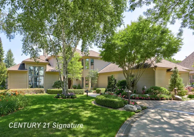 Photo 1 of Single family home for sale at 210 Golfview, Saginaw, MI 48638 | MLS# 50117887 | Listing updated on 2026-07-28