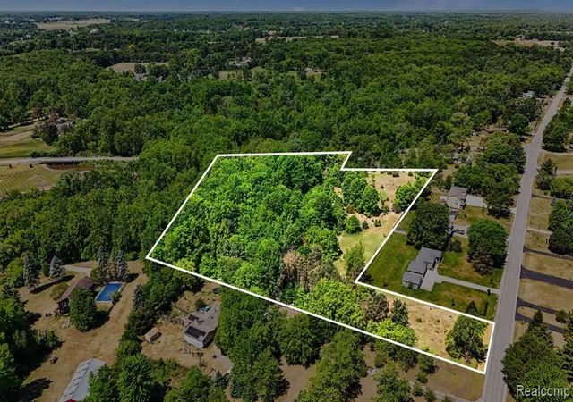 Homes for sale in Lapeer, MI | 1948 Mayfield Rd, Lapeer, MI 48446 | MLS# 60999519