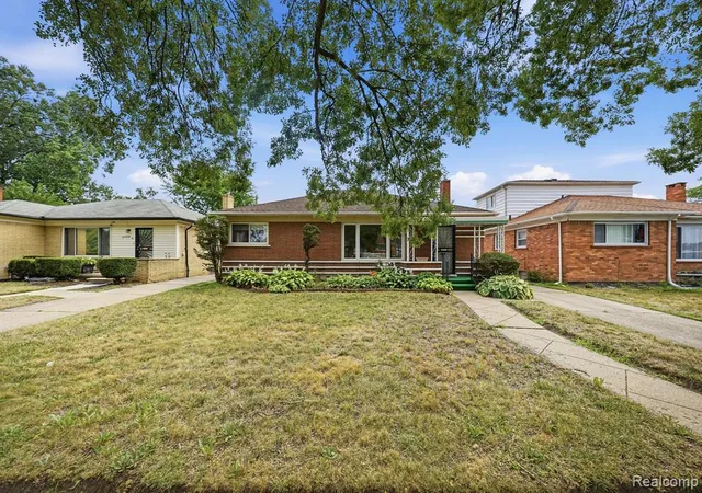 Photo 3 of Sale Pending at 20466 Basil St, Detroit, MI 48235 1634 | MLS# 61024627 | Listing updated on 2026-08-30