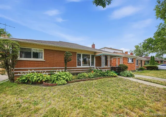 Photo 3 of Sale Pending at 20466 Basil St, Detroit, MI 48235 1634 | MLS# 61024627 | Listing updated on 2026-08-30