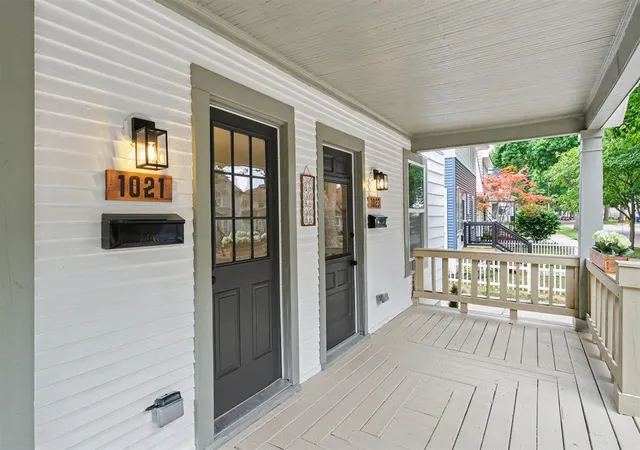 Photo 3 of Sale Pending at 1021 Lincoln Ave, Grand Rapids, MI 49504 | MLS# 70549691 | Listing updated on 2026-08-07