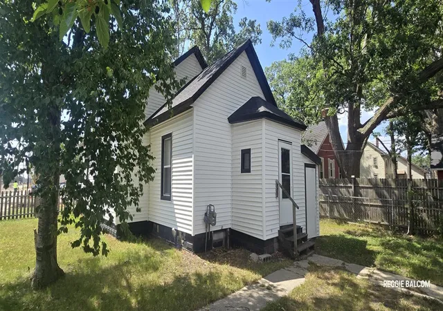 Photo 3 of Single family home for sale at 2744 8th Street, Muskegon Heights, MI 49444 | MLS# 70543996 | Listing updated on 2026-09-09