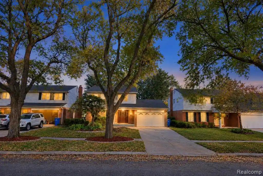 Photo 1 of Single family home for sale at 29314 Walker Dr, Warren, MI 48092 2283 | MLS# 61041048 | Listing updated on 2026-10-25