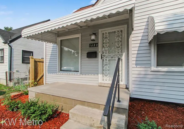 4th image of 1680 S Ethel St, Detroit, MI 48217 | MLS# 61018822