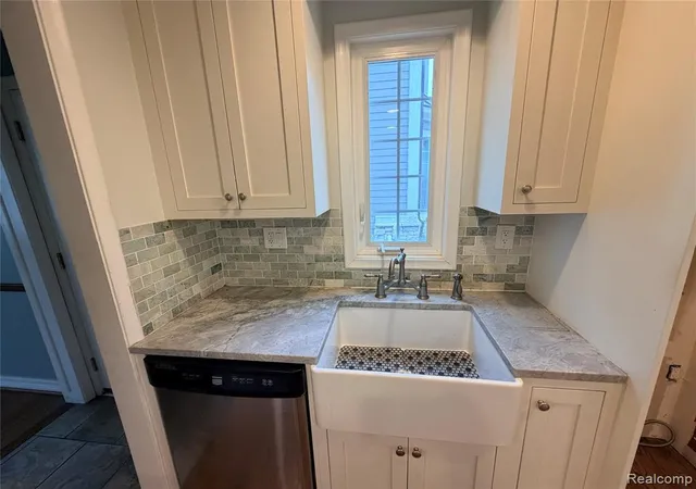 Photo 4 of Single family home for sale at 2124 Pembroke Rd, Birmingham, MI 48009 7504 | MLS# 61022160 | Listing updated on 2026-09-03
