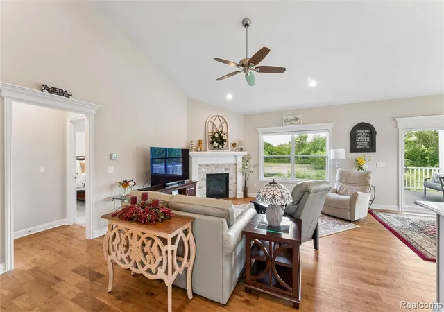 3rd image of 4800 Chestnut Springs Dr, Howell, MI 48843 7473 | MLS# 61006262