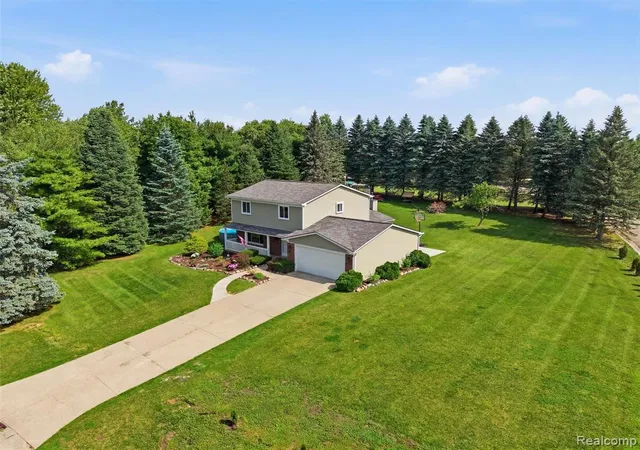 Homes for sale in Highland, MI | 4040 Taggett Lake Dr, Highland, MI 48357 | MLS# 61007285
