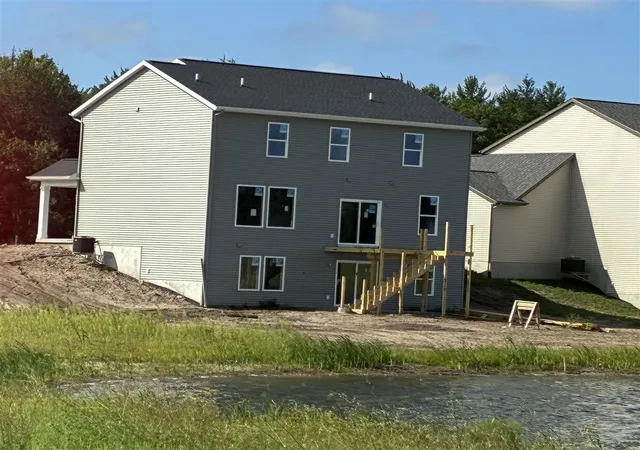 2nd image of 1890 Lowe Dr, Spring Lake, MI 49456 | MLS# 70547541