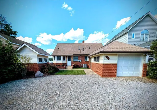 Photo 2 of Single Family Residence at 2525 Davista Dr, Highland, MI 48356 | MLS# 60982127 | | Sold on 2026-08-07