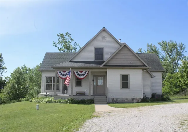 Photo 1 of Single family home for sale at 511 E Southern Rd, Coldwater, MI 49036 | MLS# 70518310 | Listing updated on 2026-04-21