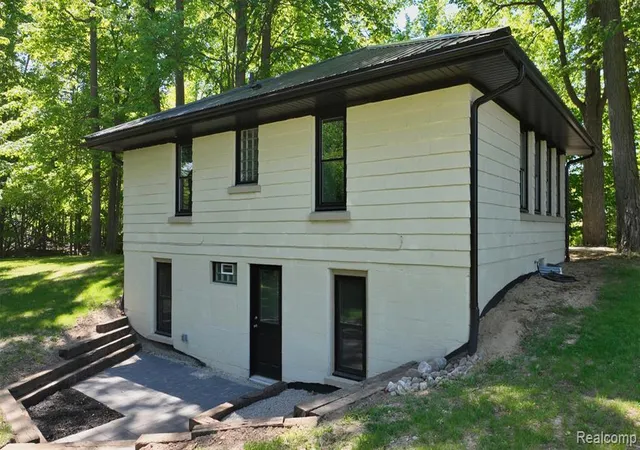 Homes for sale in Gladwin, MI | 1351 Cedar Ct, Gladwin, MI 48624 | MLS# 60999091