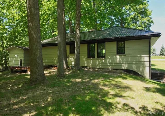 Homes for sale in Gladwin, MI | 1351 Cedar Ct, Gladwin, MI 48624 | MLS# 60999091