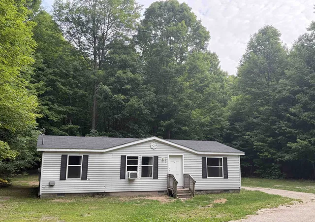 1st image of 129 Pinecrest Dr, Beulah, MI 49617 | MLS# 80072570
