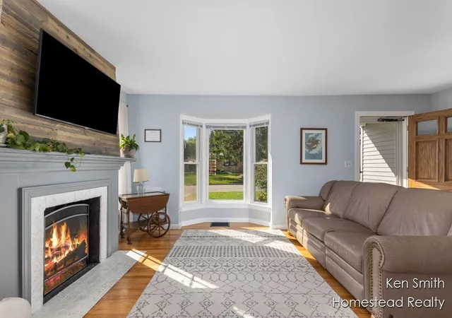Photo 4 of Sale Pending at 2440 Cherrywood Ct, Wyoming, MI 49519 | MLS# 70498653 | Listing updated on 2025-10-23