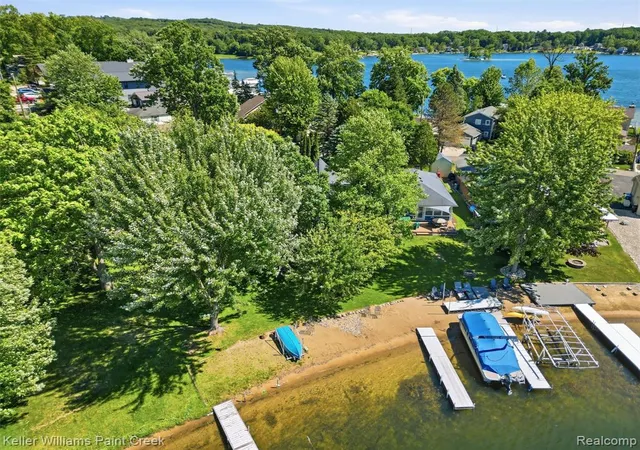 3rd image of 10435 Spring St, Fenton, MI 48430 2464 | MLS# 61002296