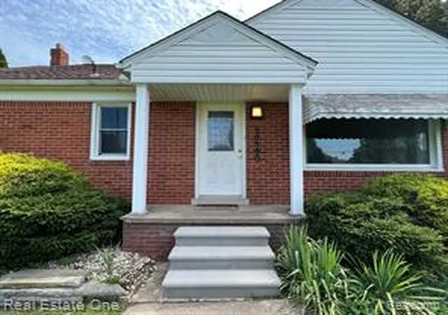 Photo 3 of Single family home for sale at 50590 Card Rd, Macomb, MI 48044 | MLS# 61009354 | Listing updated on 2026-07-09