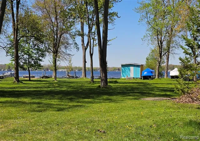 Homes for sale in Pinckney, MI | 9847 Portage Lake Ave, Pinckney, MI 48169 | MLS# 60990851