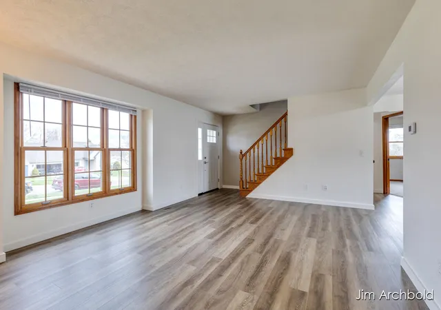 Homes for sale in Grand Rapids, MI | 2927 Valley Ave, Grand Rapids, MI 49544 | MLS# 70525155