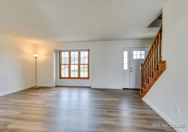 Homes for sale in Grand Rapids, MI | 2927 Valley Ave, Grand Rapids, MI 49544 | MLS# 70525155